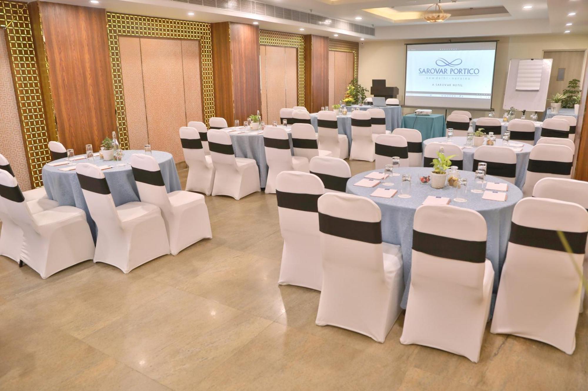 Sarovar Portico Naraina, Hotel Nova Deli Exterior foto
