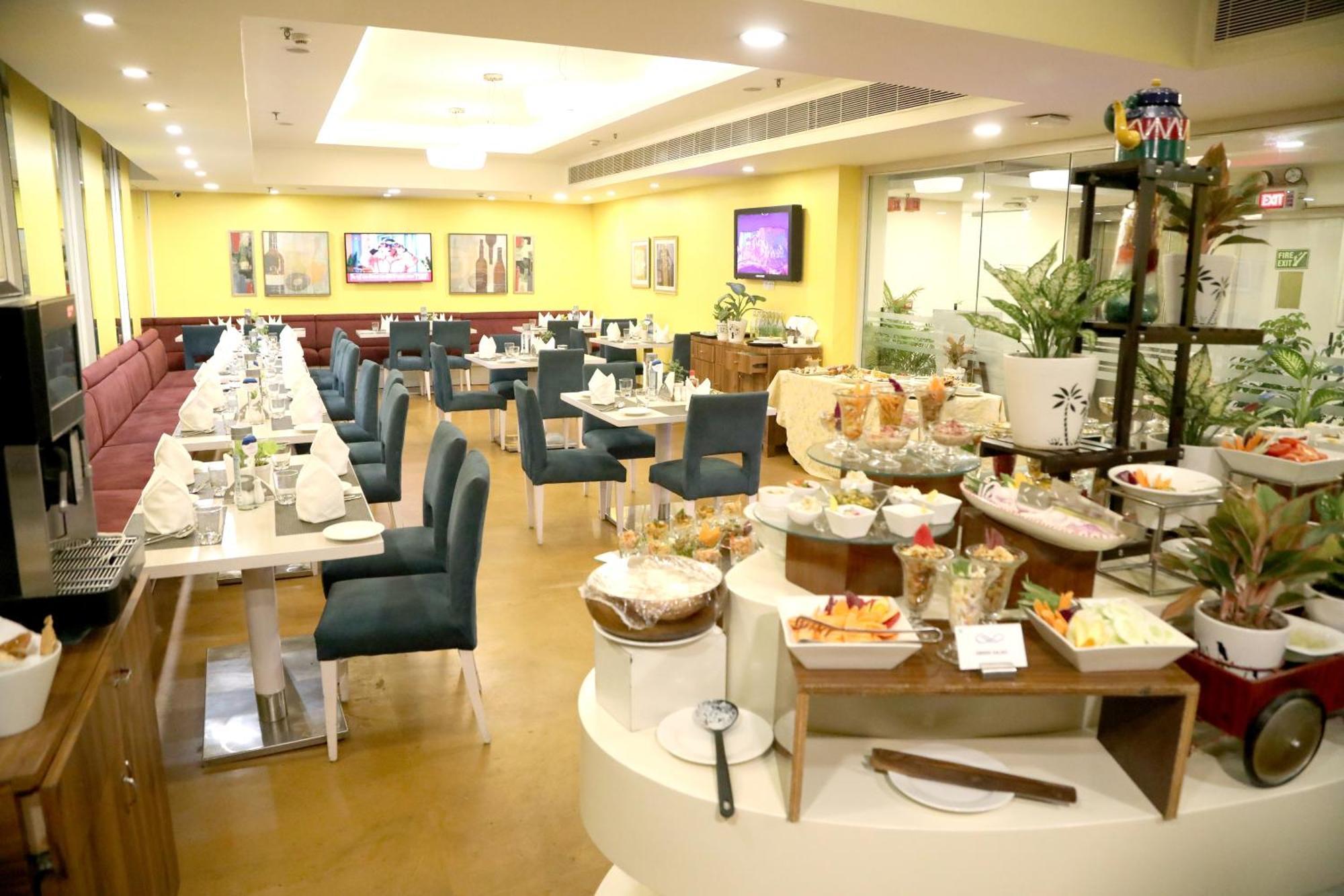 Sarovar Portico Naraina, Hotel Nova Deli Exterior foto